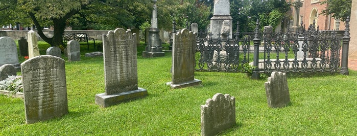 Immanuel Episcopal Church on the Green is one of Instigram Findagrave Famous.