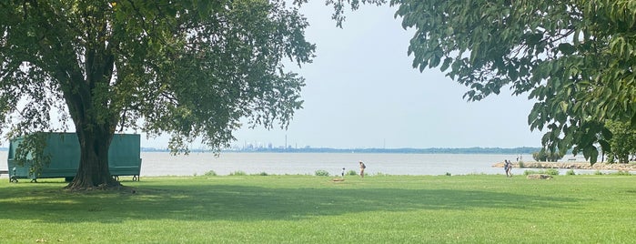 New Castle Battery Park is one of Outdoor Delaware.