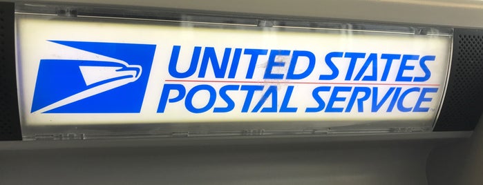 US Post Office is one of Lugares favoritos de Barry.