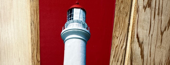 Split Point Lighthouse is one of Beaches.