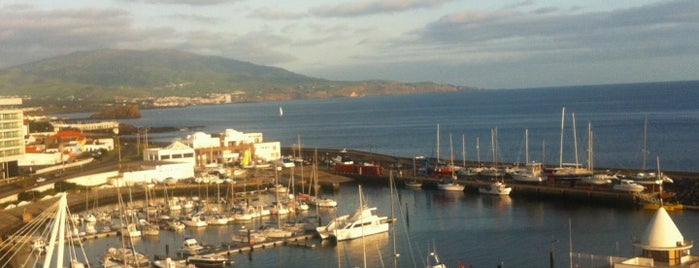 Hotel Marina Atlântico | Ponta Delgada is one of สถานที่ที่ Ana ถูกใจ.