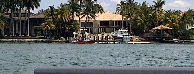Key Biscayne Yacht Club is one of Lugares favoritos de Aristides.