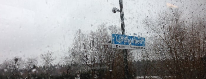 Lindholmen (L) is one of Standard.