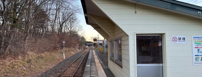 宿戸駅 is one of JR 키타토호쿠지방역 (JR 北東北地方の駅).