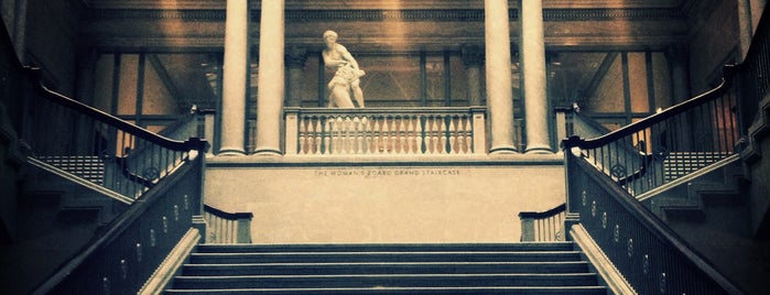 The Art Institute of Chicago is one of Chicago in a day.