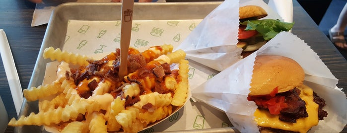 Shake Shack is one of Lieux qui ont plu à Kerry.