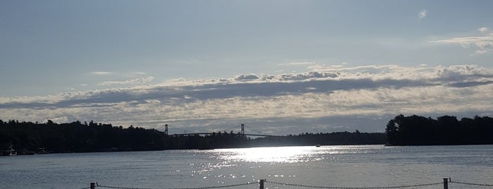 Thousand Islands Park Marina is one of Posti che sono piaciuti a Haluk.