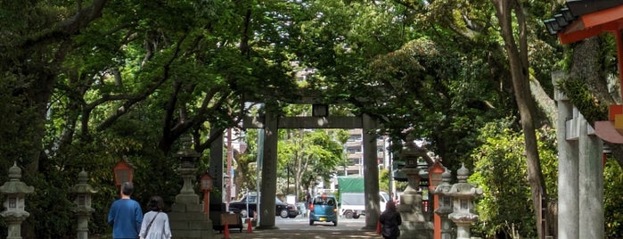 Sumiyoshi-jinja Shrine is one of 駅前.