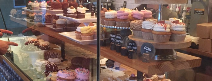 Parlour Vegan Bakery is one of New Home Exploration.