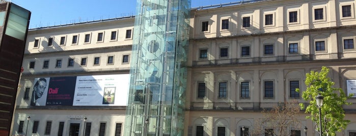 Museo Nacional Centro de Arte Reina Sofía (MNCARS) is one of Tempat yang Disimpan Queen.