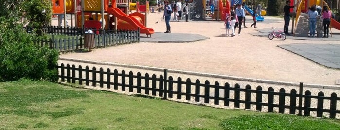 Flisvos Park is one of Posti che sono piaciuti a Melina.