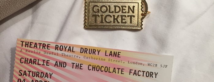 Theatre Royal, Drury Lane is one of Harrietさんのお気に入りスポット.