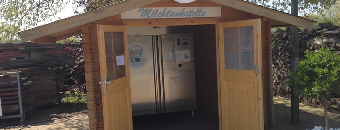 Milchtankstelle Kliedter Hof is one of gloeckchen'in Beğendiği Mekanlar.