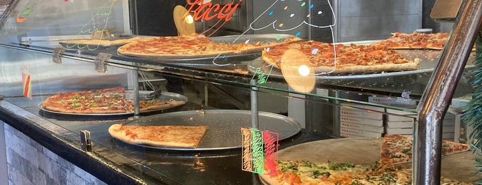 Bacci Pizzeria is one of Pizza by the Slice.