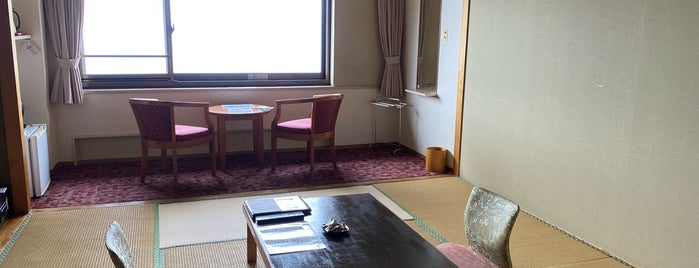 Toya Kanko Hotel is one of Tempat yang Disukai Minami.