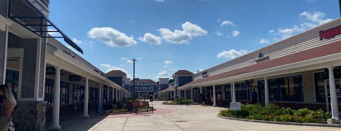 COACH Outlet is one of Wrentham outlets.