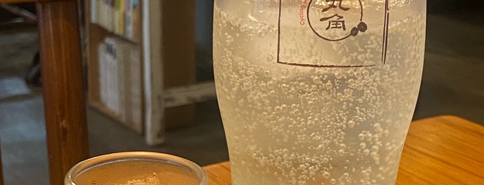 丸角自轉生活咖啡 is one of 我在基隆的吃喝玩樂.
