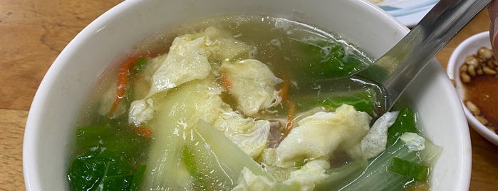 亞標牛肉麵 is one of chih.