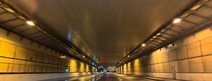 空港南トンネル is one of 東京隧道.