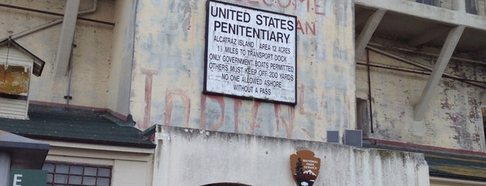 Alcatraz Island is one of Lieux qui ont plu à Aɴderѕoɴ.