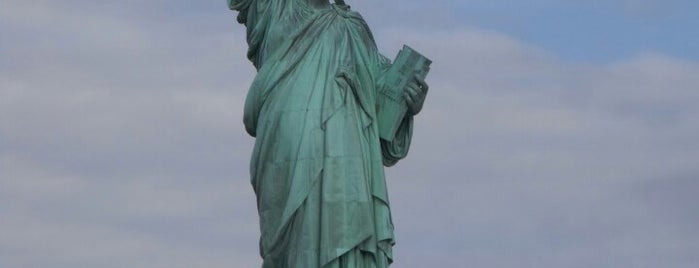 Estatua de la Libertad is one of New York.