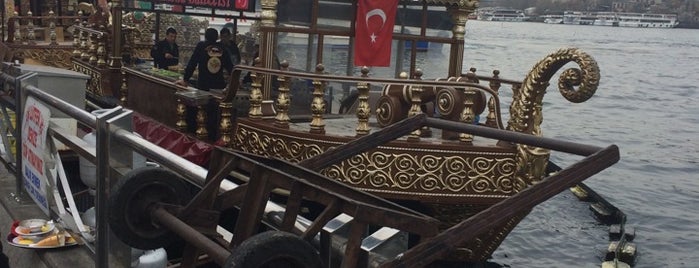 Tarihi Eminönü Balıkçısı Derya is one of Locais curtidos por Gül.