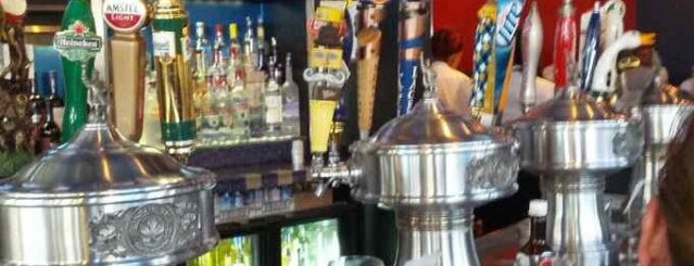 Jet Rock Bar & Grill is one of Locais curtidos por Detroit On Tap.