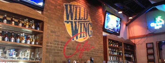 Wild Wing Cafe is one of สถานที่ที่ Joshua ถูกใจ.