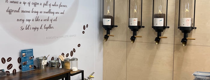 Gramos Coffee Bar is one of Locais curtidos por Antonia.