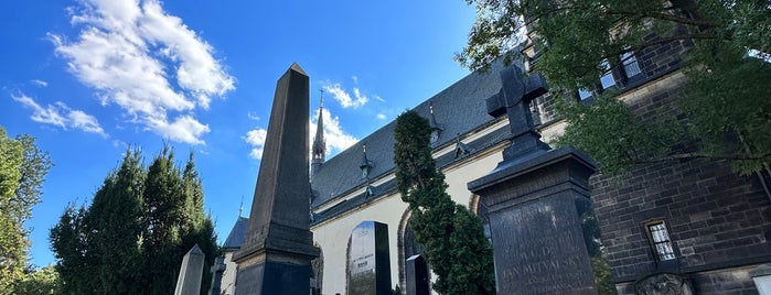 Vyšehradský hřbitov is one of çek.