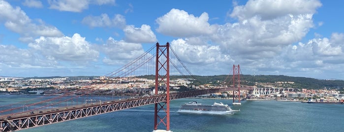 Portagens Ponte 25 de Abril is one of Must-visit Great Outdoors in Lisboa.