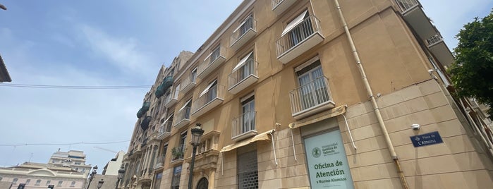 Plaça de l'Almoïna is one of Que ver en Valencia.