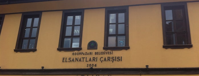 Atlıhan El Sanatları Çarşısı is one of Tempat yang Disukai AltnEss.