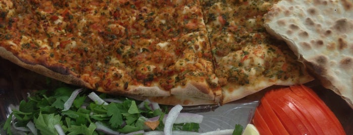 Çığır Lahmacun is one of Mennanさんのお気に入りスポット.
