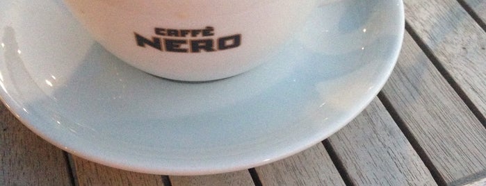 Caffè Nero is one of Mennan : понравившиеся места.