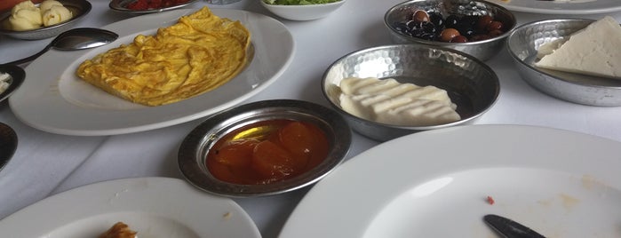 Seraf Restaurant is one of Mennan 님이 좋아한 장소.