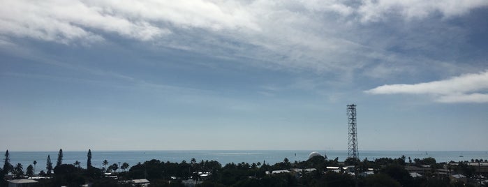 Key West Lighthouse is one of สถานที่ที่ Frau S. ถูกใจ.