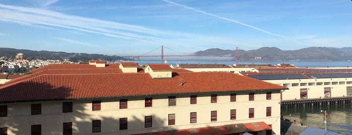 Fort Mason is one of Lugares favoritos de Mitchell.