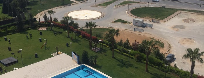 The Green Park Pendik Hotel & Convention Center is one of สถานที่ที่ Aslı Ayfer ถูกใจ.