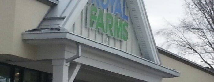 Royal Farms is one of สถานที่ที่ Erika ถูกใจ.