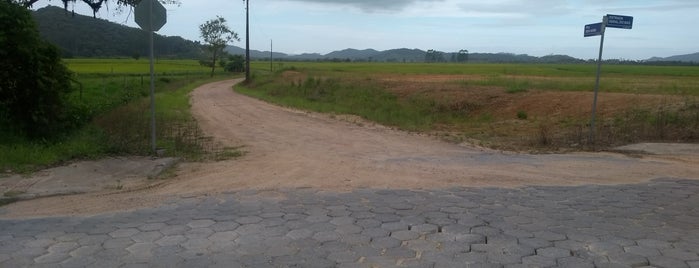 Estrada Geral da Fruteira is one of Lugares em Ilhota.
