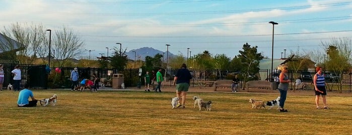 Bark Park is one of Locais curtidos por Heather.