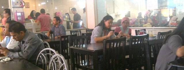 Restoran Dapur Kampung is one of HSBC's Best Eateries.