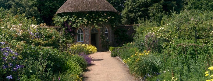 West Dean Gardens is one of Estefaniaさんのお気に入りスポット.