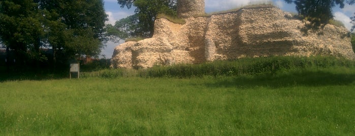 Walden Castle is one of Carl : понравившиеся места.