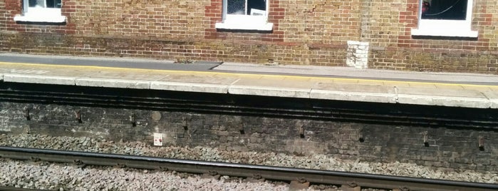 Glynde Railway Station (GLY) is one of Lieux qui ont plu à Puppala.