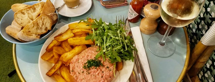 Loulou' Friendly Diner is one of Andre’s Liked Places.