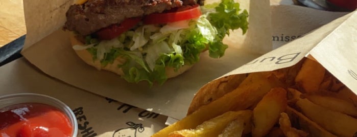 Burger 'n Shake is one of Amsterdam Food.