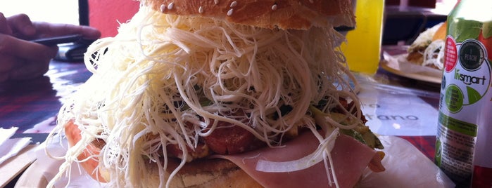 Cemitas y Tortas La Poblanita is one of Totoさんのお気に入りスポット.