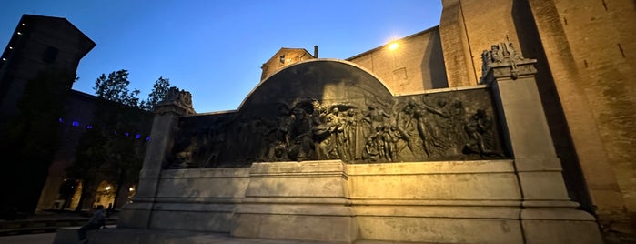 Monumento a Giuseppe Verdi is one of Itálie.